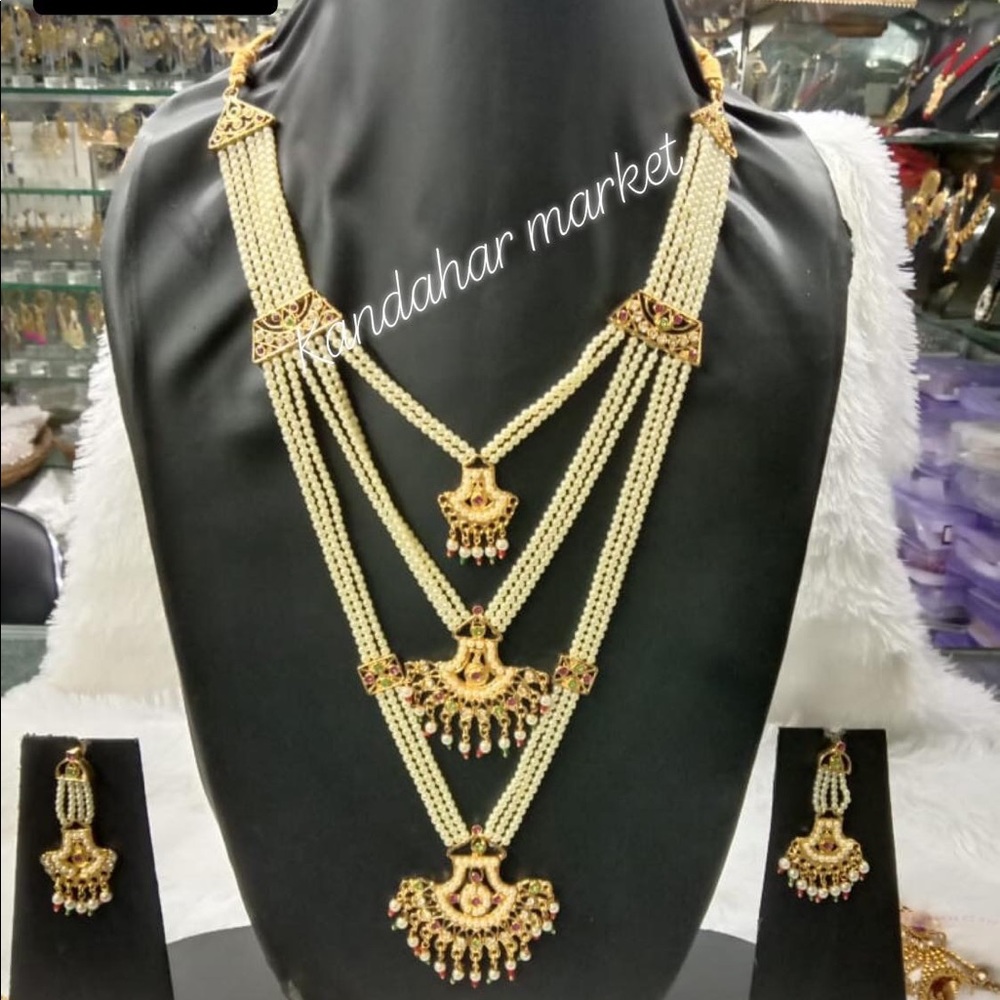 Necklase